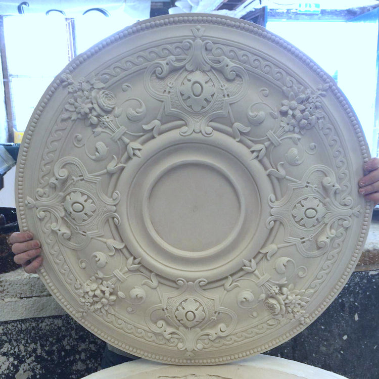 Leaf Ceiling Rose - Flat Middle - 740mm