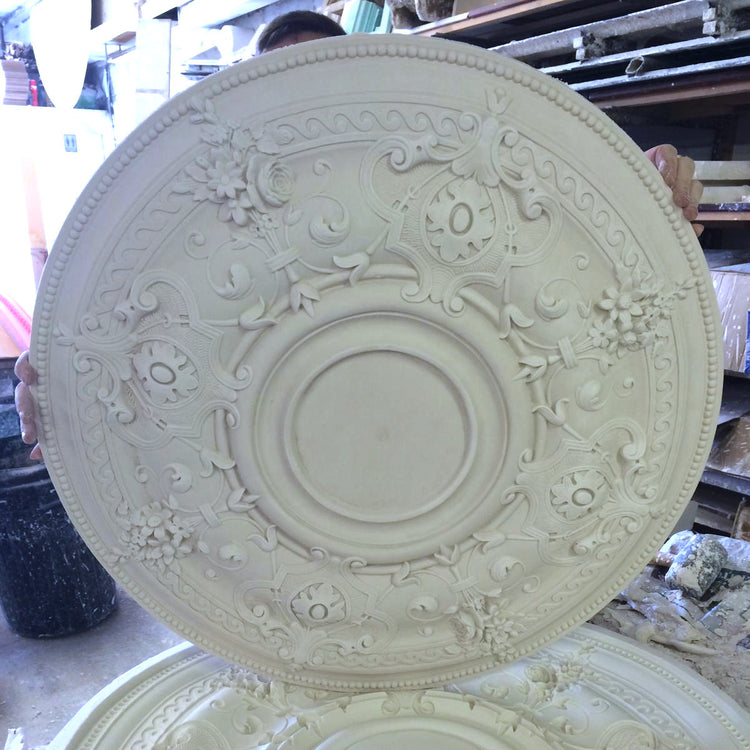 Leaf Ceiling Rose - Flat Middle - 740mm