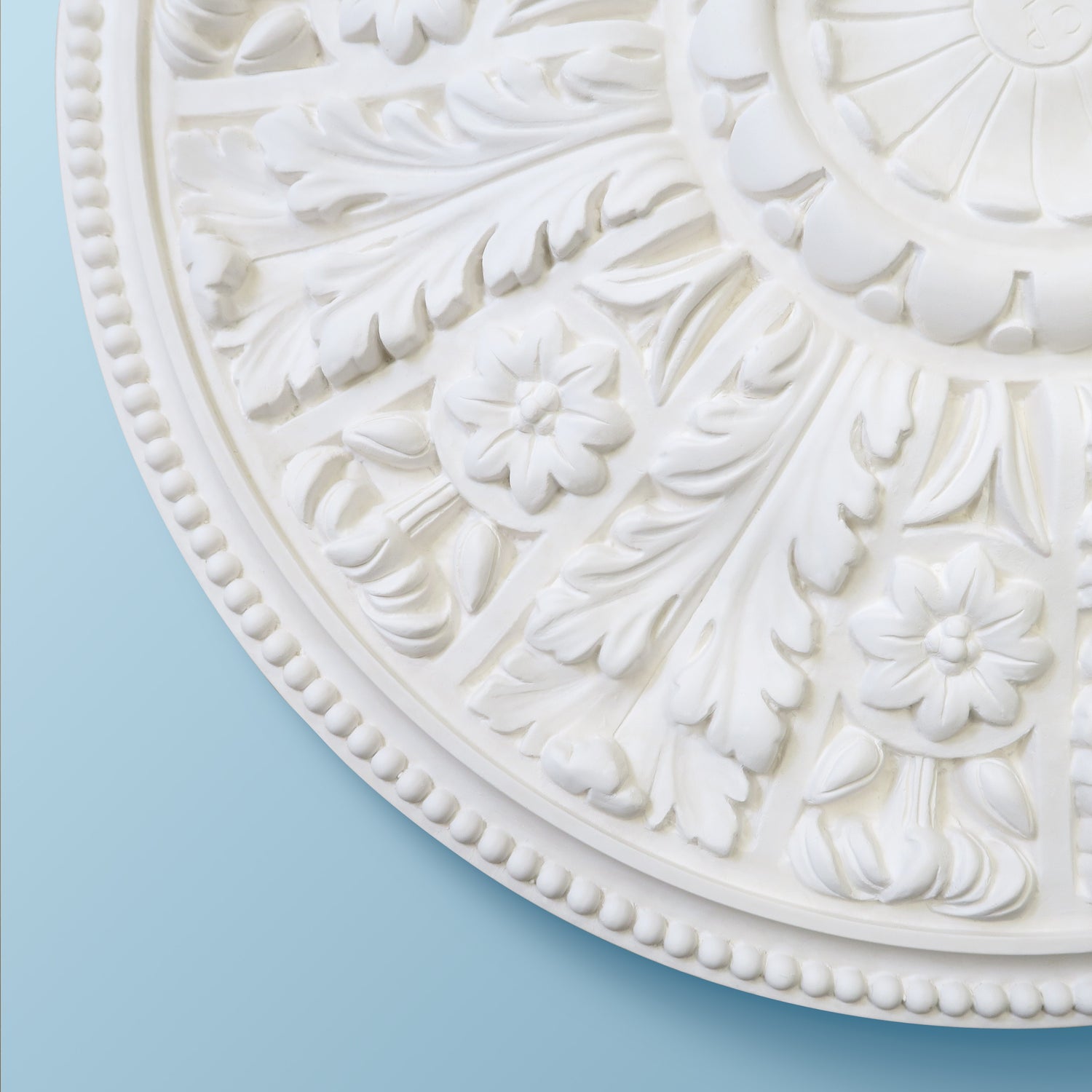 CP40 Acanthus Flower Ceiling Rose Close